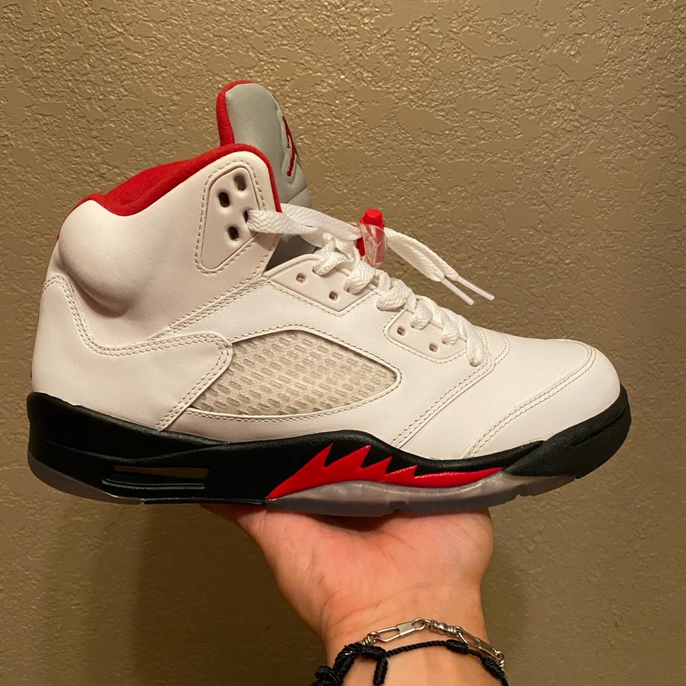 Jordan Retro Fire Red 5 - Picture 6 of 10